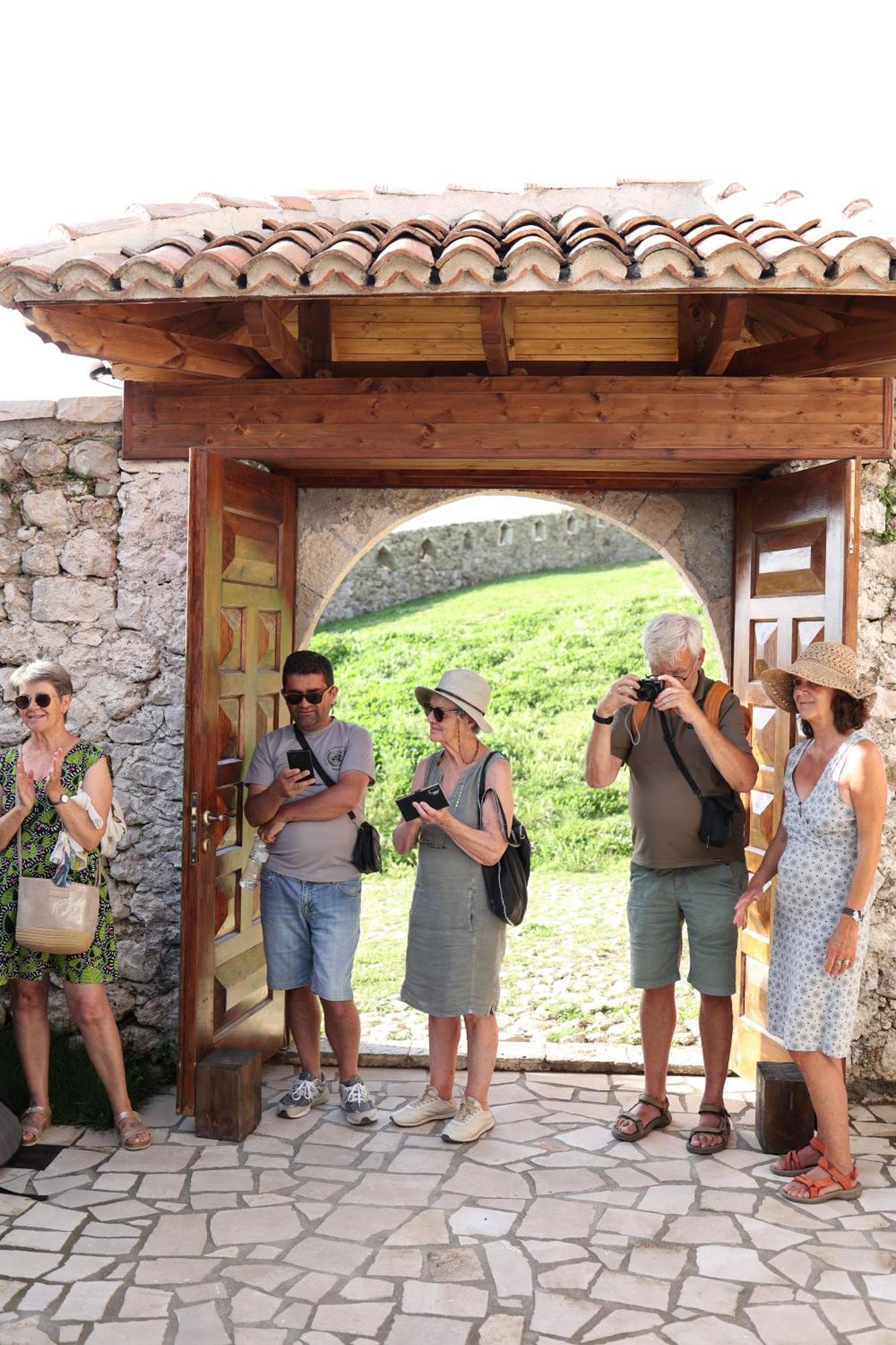 Kruja Albergo Diffuso , Inside Kruja Castle المظهر الخارجي الصورة