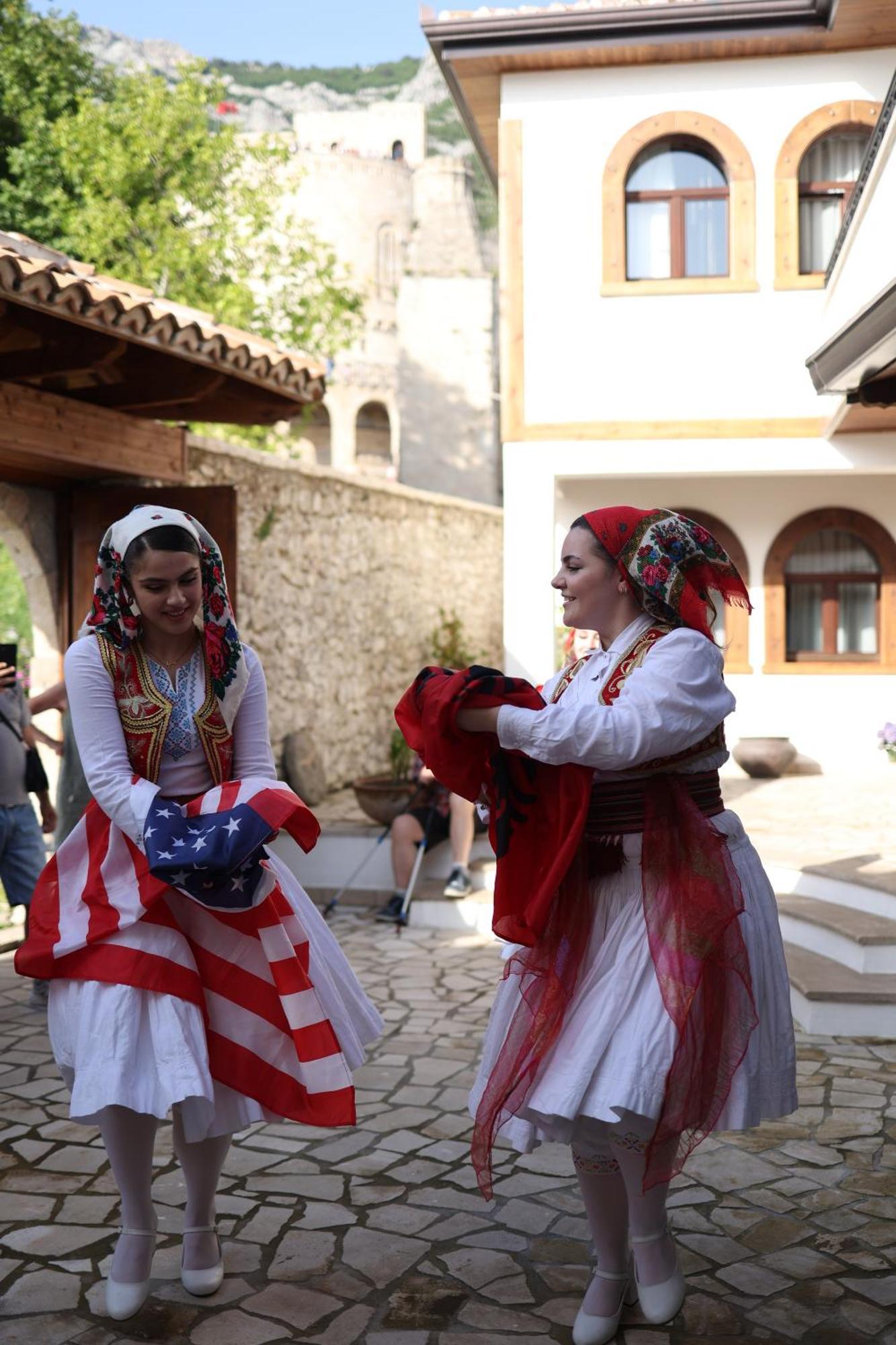 Kruja Albergo Diffuso , Inside Kruja Castle المظهر الخارجي الصورة