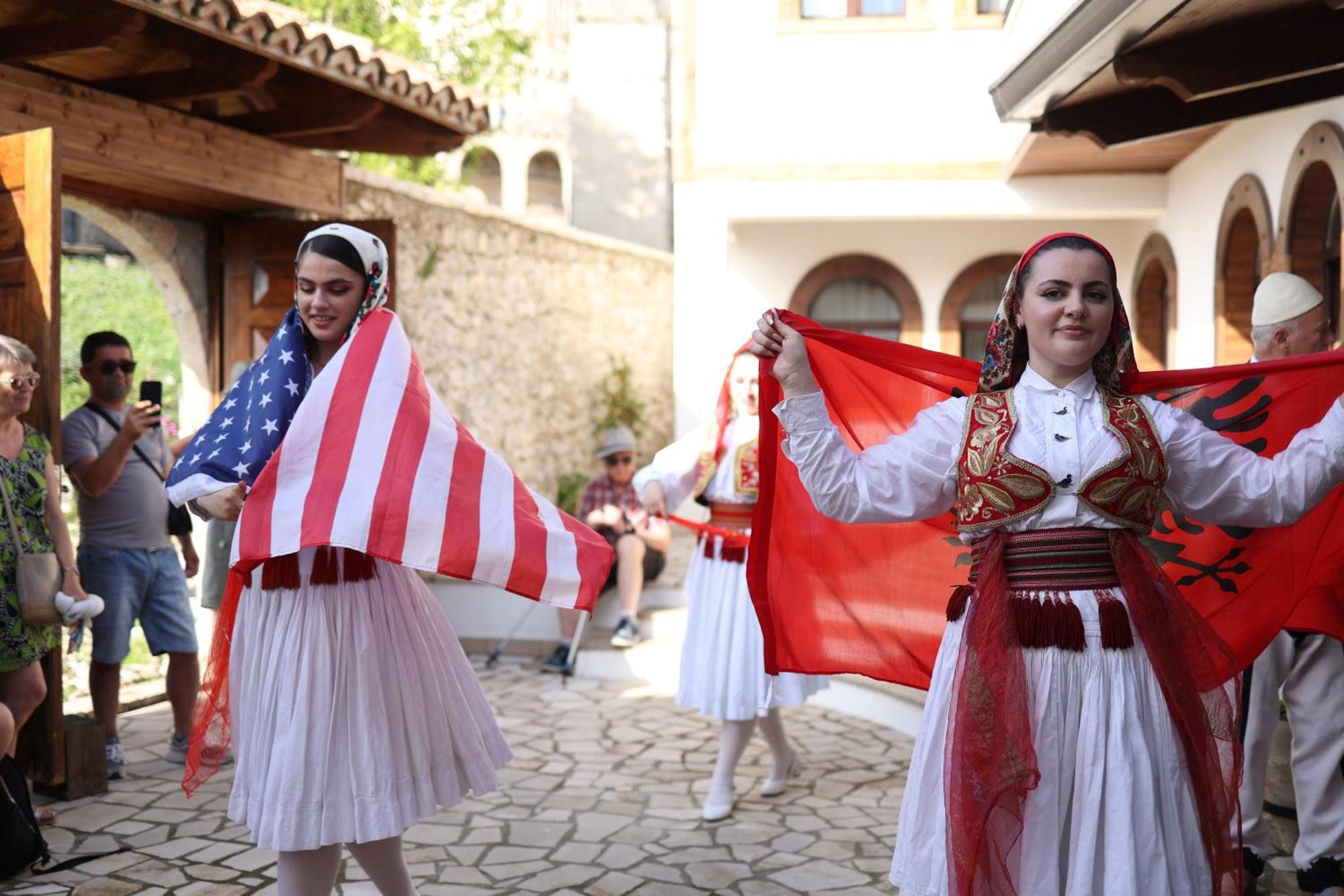 Kruja Albergo Diffuso , Inside Kruja Castle المظهر الخارجي الصورة