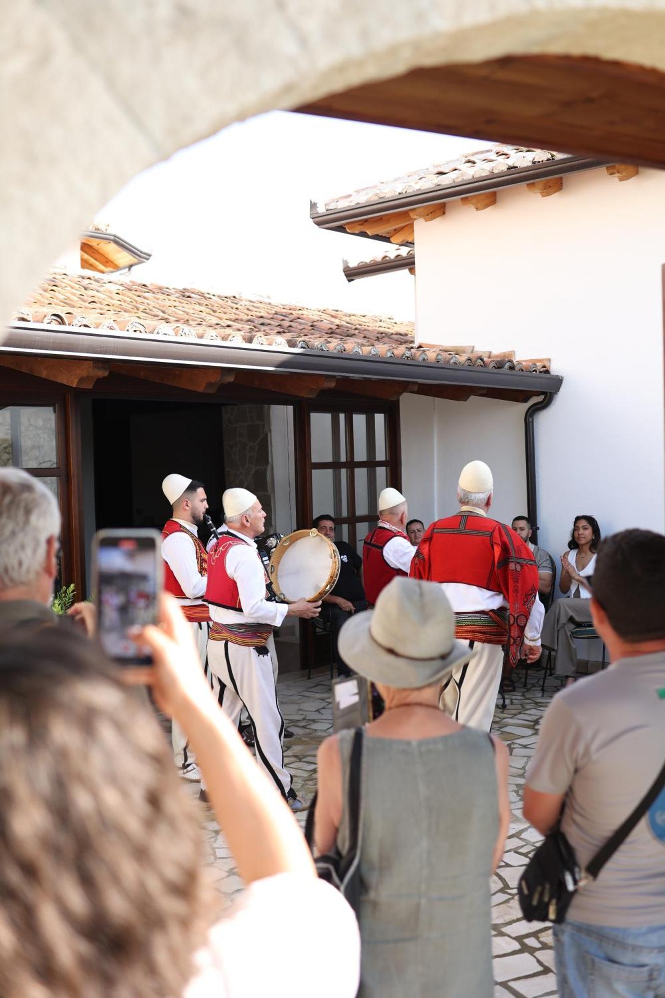 Kruja Albergo Diffuso , Inside Kruja Castle المظهر الخارجي الصورة