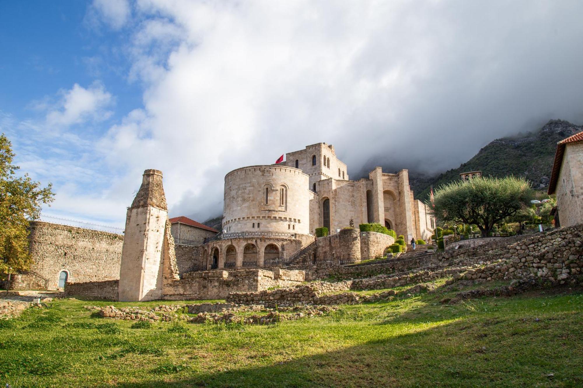 Kruja Albergo Diffuso , Inside Kruja Castle المظهر الخارجي الصورة